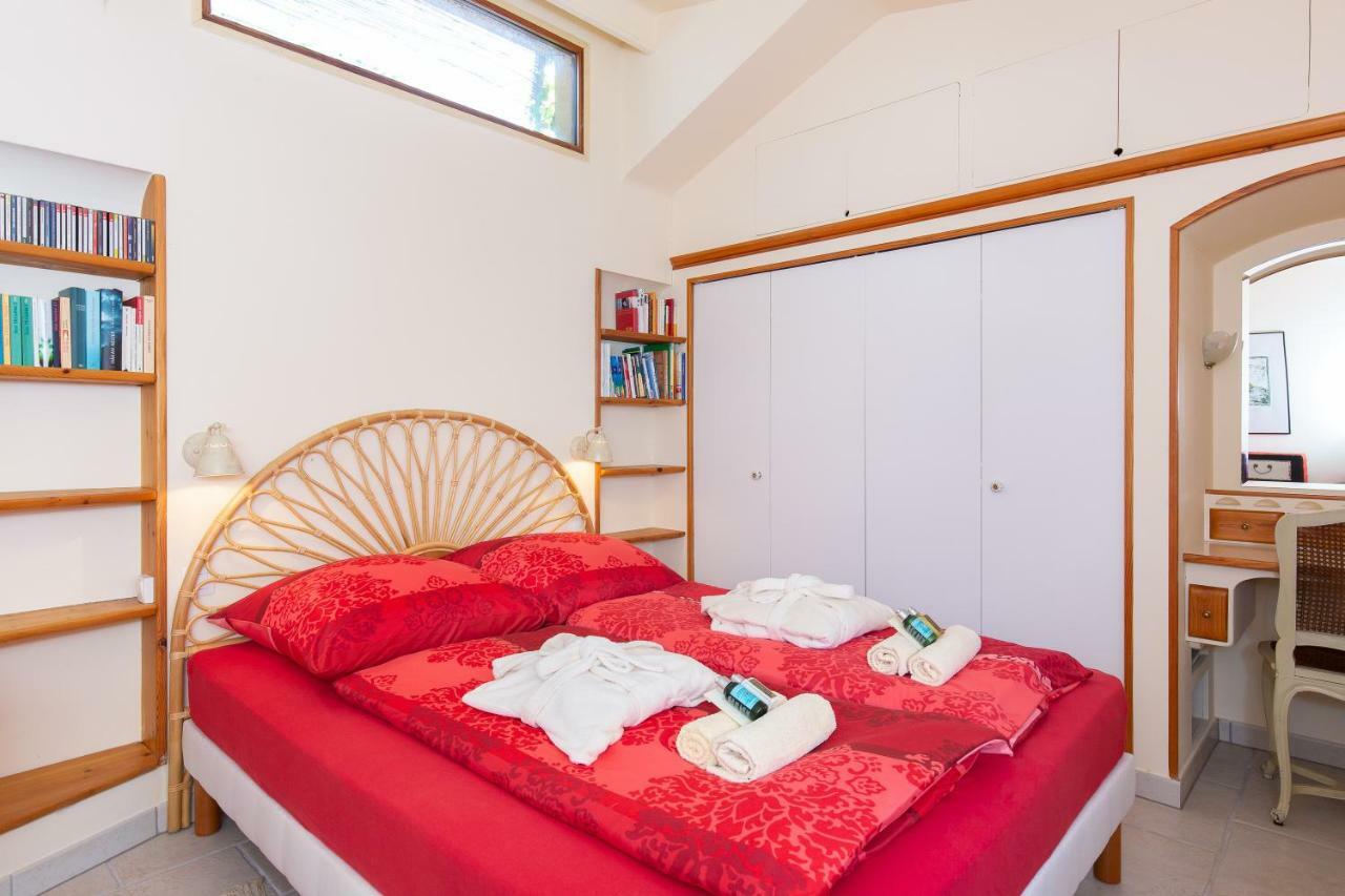 Haus Mit Garten Ueber Der Bucht Von Cannes 瓦洛里 外观 照片