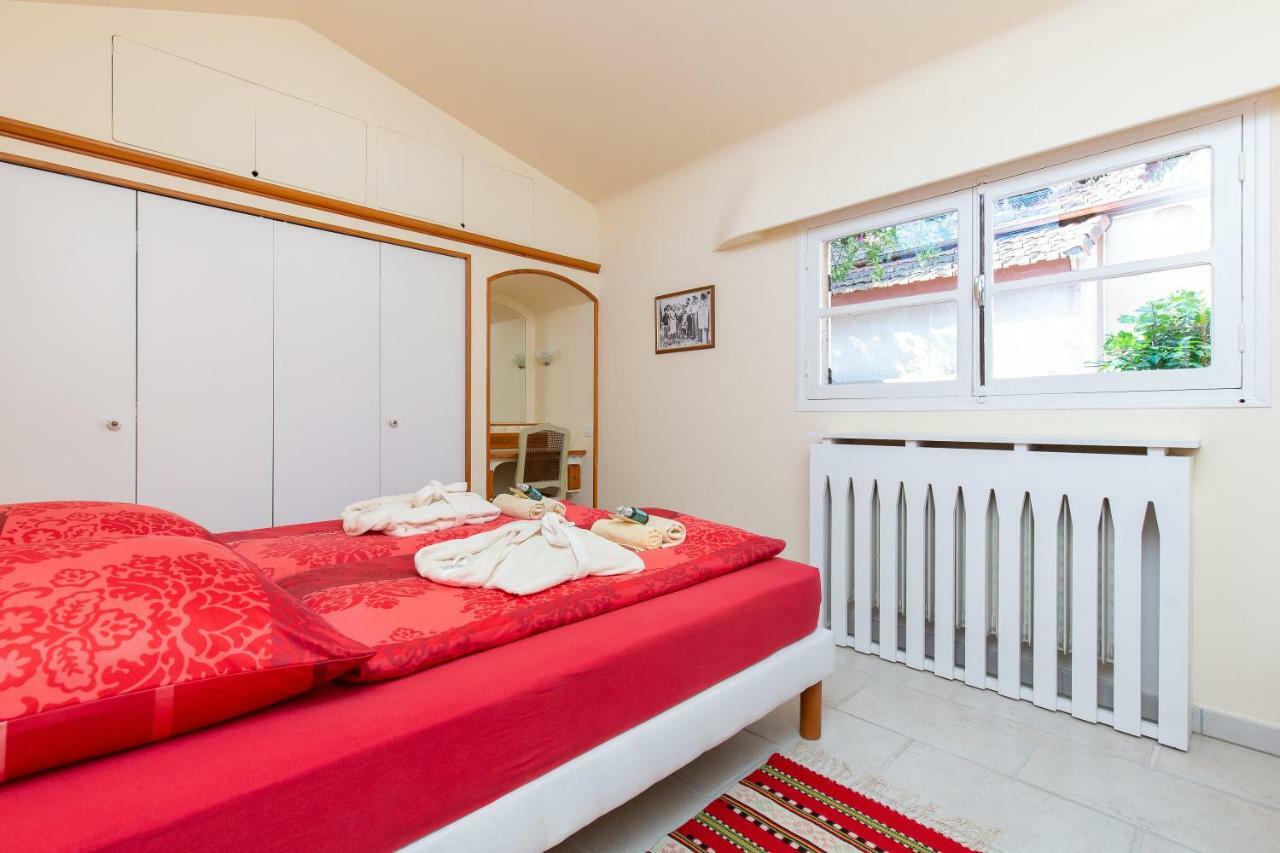 Haus Mit Garten Ueber Der Bucht Von Cannes 瓦洛里 外观 照片