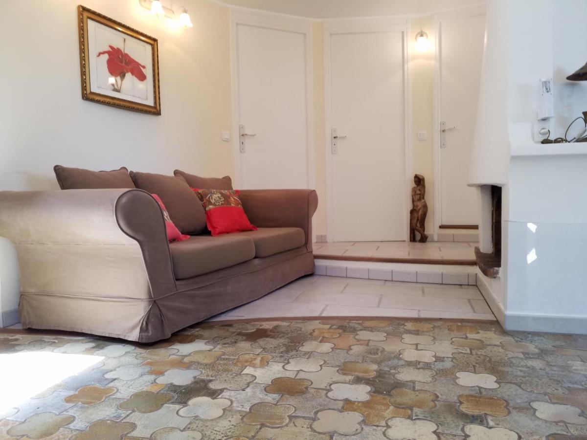 Haus Mit Garten Ueber Der Bucht Von Cannes 瓦洛里 外观 照片